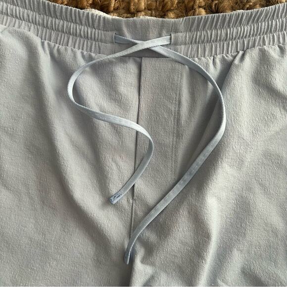 Lululemon men’s pool short 5” swim trunks- light blue - Picture 4 of 9